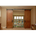 Puerta corredera interior de madera de diseño clásico